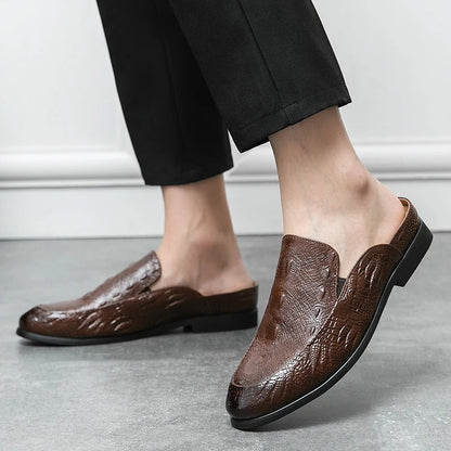 Elegante Kleiderschuhe mit Krokodilmuster